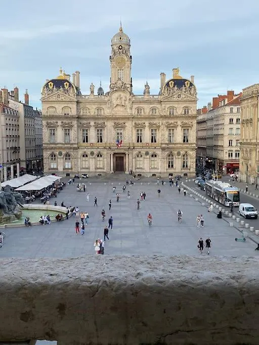 Apartment Grand Balcon Place Des Terreaux Lyon